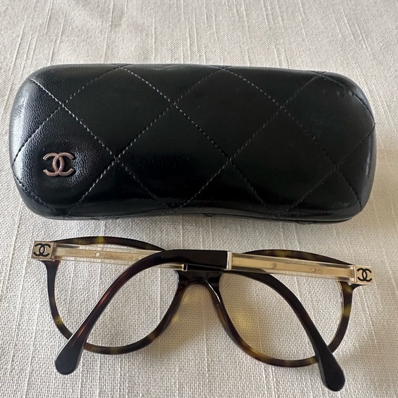 Chanel Frame and case - Picture 3 of 13